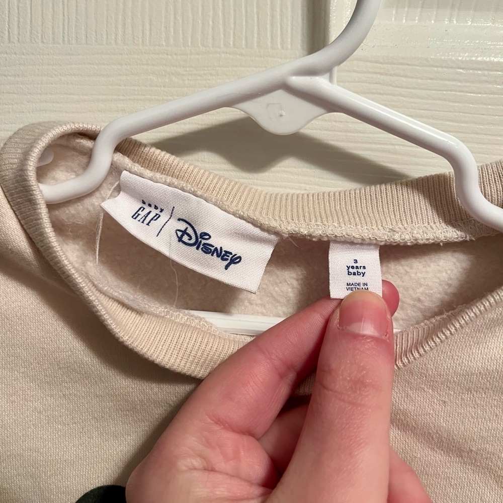 GAP Disney Kids Cream Sweatshirt with Mickey and Minnie Girls Size 3T - Picture 4 of 5